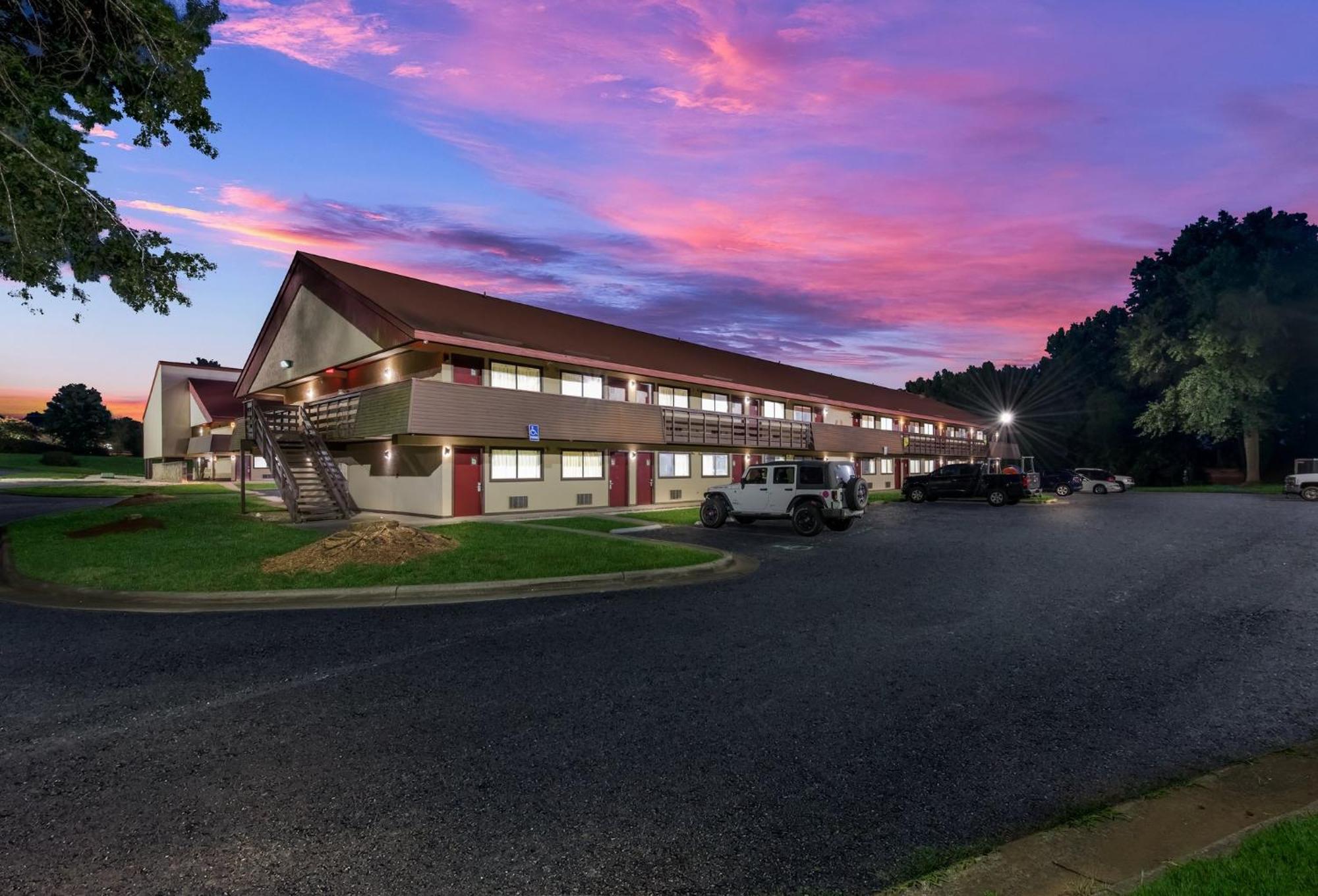 Red Roof Inn Hickory Exterior foto